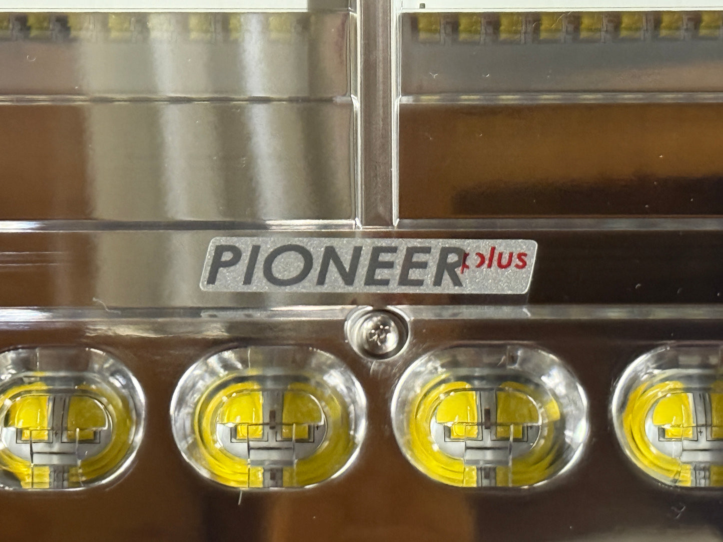(USED) Whelen Pioneer Plus Surface Mount